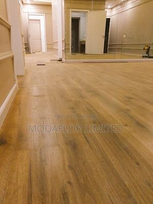High-End SPC Wooden Flooring – Luxury Interior Solution - thumbnail 2