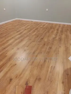 Luxury Waterproof SPC Flooring – Modern Wooden Finish