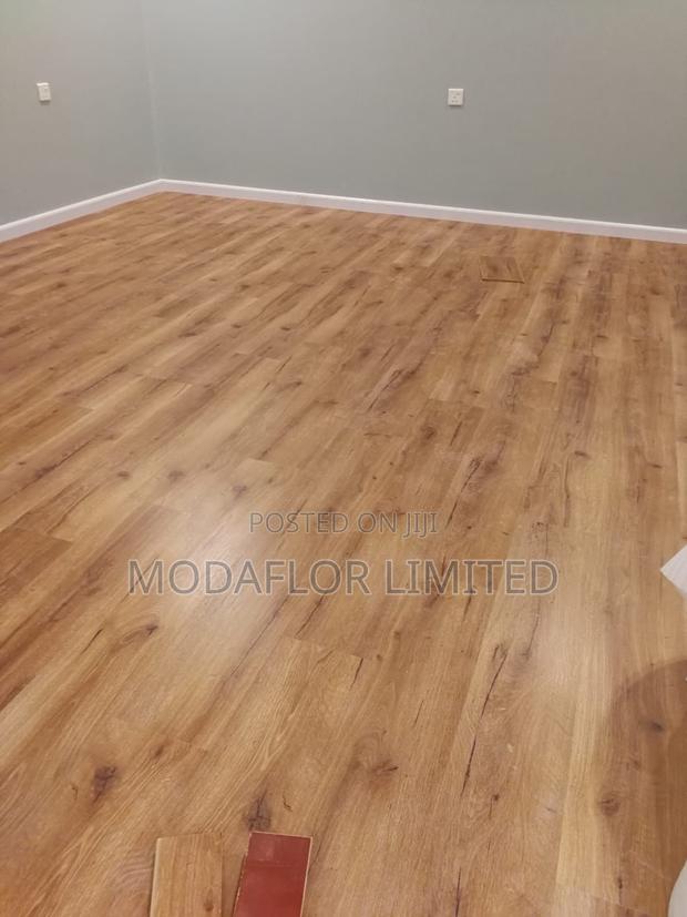Luxury Waterproof SPC Flooring – Modern Wooden Finish