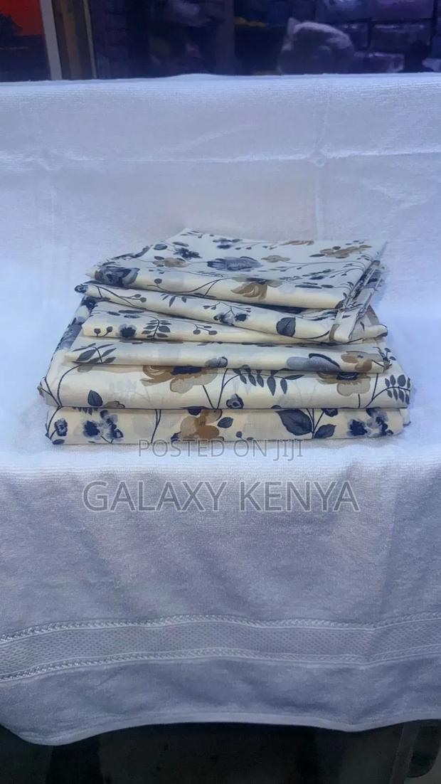 Both Printed Bedsheets , 4 Pillowcases (6×7 Feets) - thumbnail 2