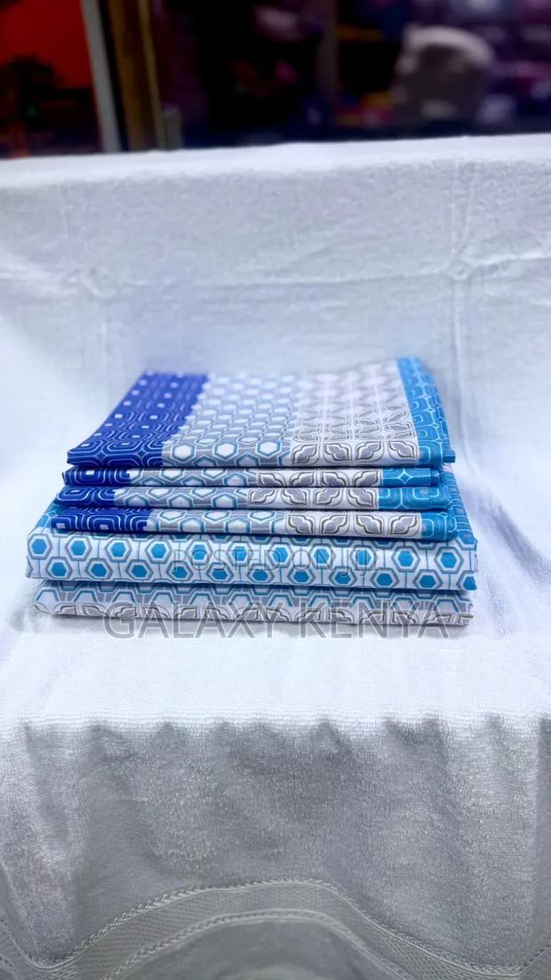 Both Printed Bedsheets , 4 Pillowcases (6×7 Feets) - thumbnail 7