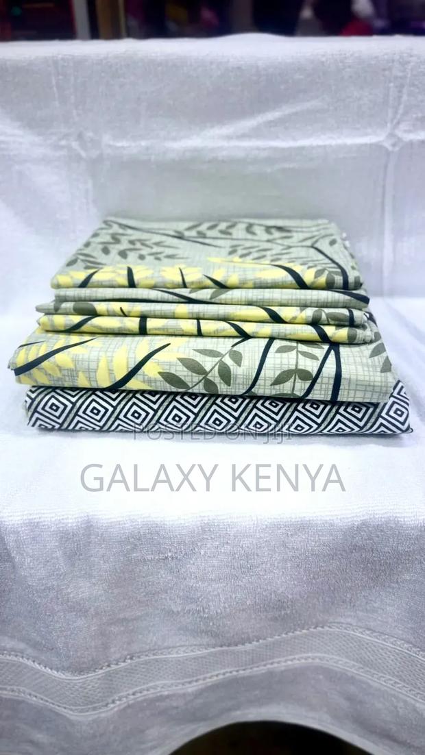 Both Printed Bedsheets , 4 Pillowcases (6×7 Feets) - thumbnail 8