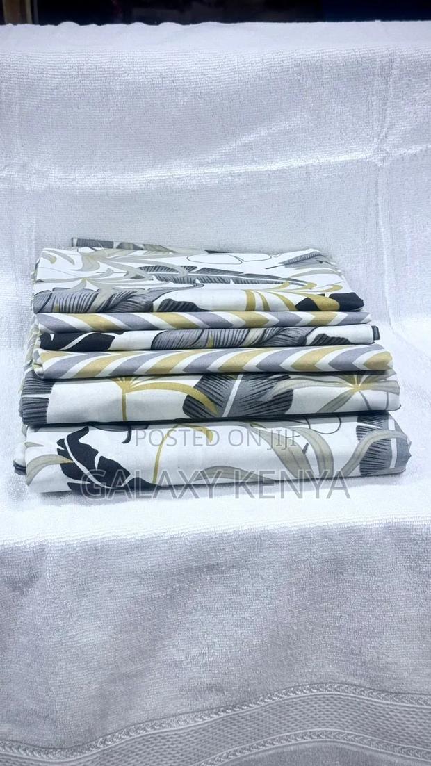 Both Printed Bedsheets , 4 Pillowcases (6×7 Feets) - thumbnail 11