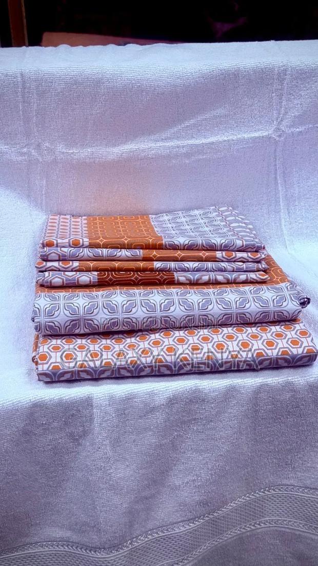 Both Printed Bedsheets , 4 Pillowcases (6×7 Feets) - thumbnail 12