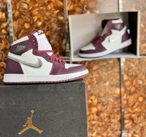 Nike Air Jordan 1 Retro High Og *Bordeaux*
Sneakers