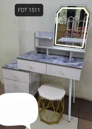 Modern Big Dressing Table With Sliding Mirror