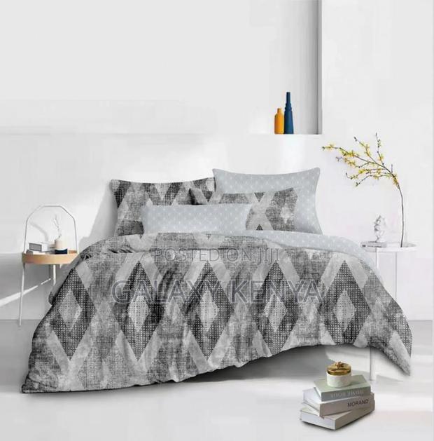 Binded Duvet 1 Bedsheet 2 Pillows (6*6 Feet) - thumbnail 5
