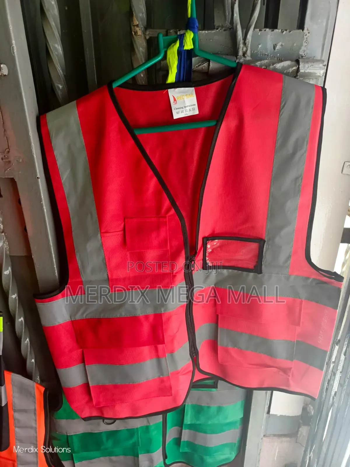 Red Reflector With Pockets,Reflectors