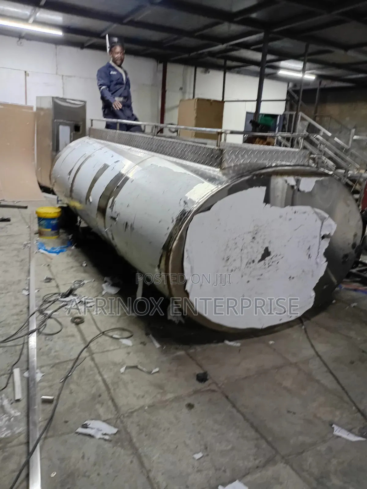 Stainless Water Tanker, 6000 LTRS Fabrication and Installation