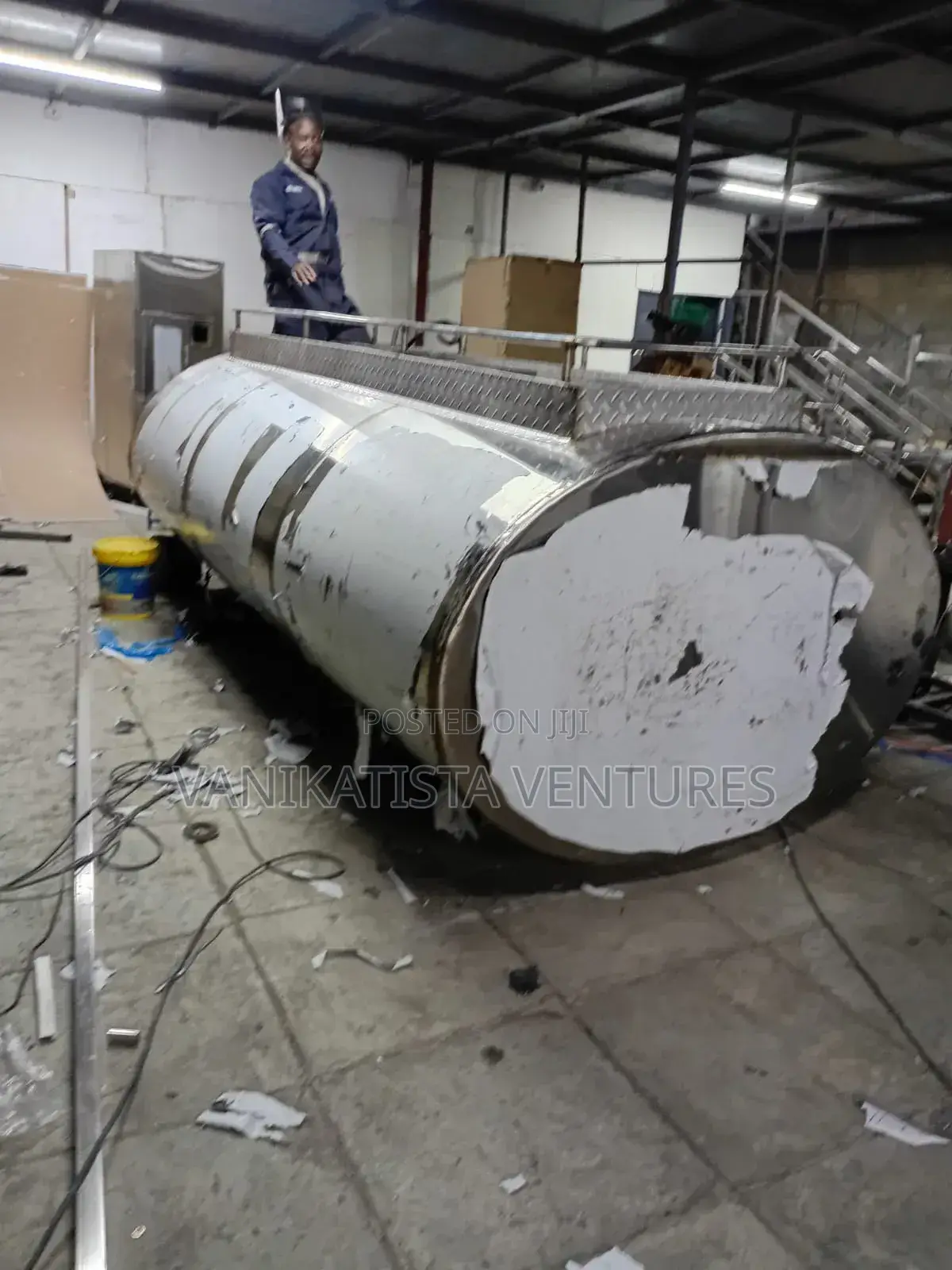 Stainless Water Tanker, 5000 LTRS Fabrication and Installation