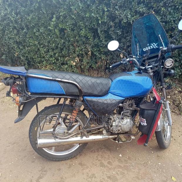 Bajaj Boxer 100 2012 Red - main view