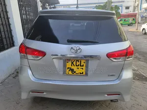 Toyota Wish 2010 Silver