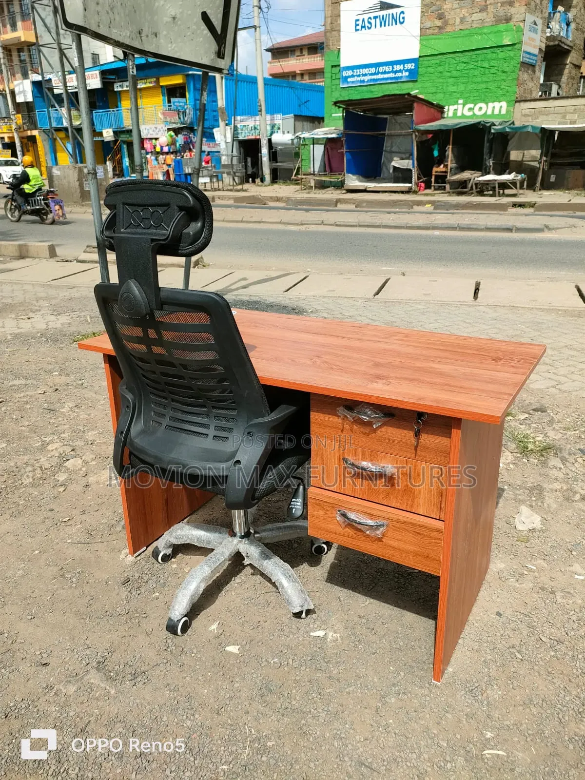 1.2m Loyal Comfort Desk
