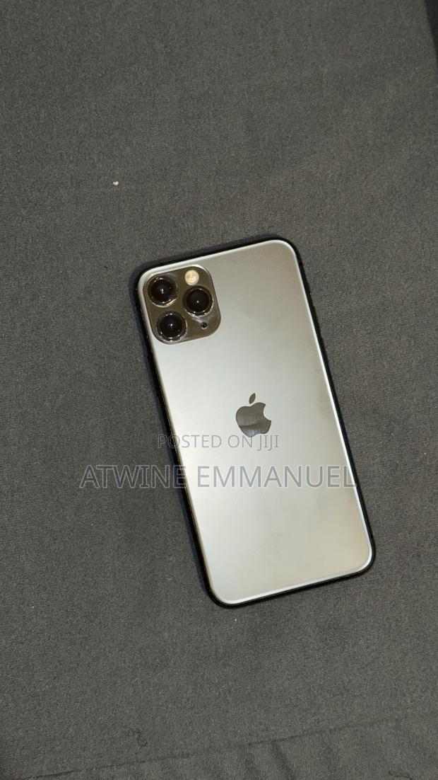 Apple iPhone 11 Pro 256 GB Gray - main view