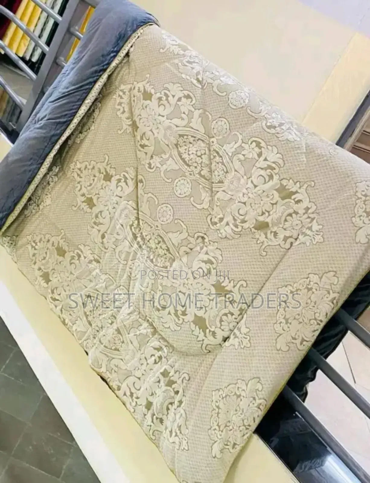 Silk Duvet With Bedsheet and Pillow Cases
