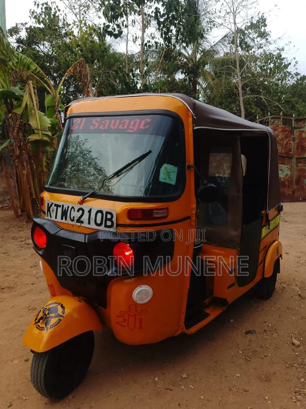 Bajaj RE 2022 Yellow - thumbnail 2