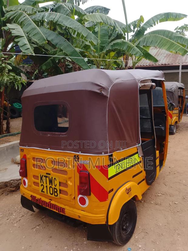 Bajaj RE 2022 Yellow - thumbnail 4