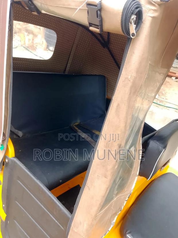 Bajaj RE 2022 Yellow - thumbnail 8