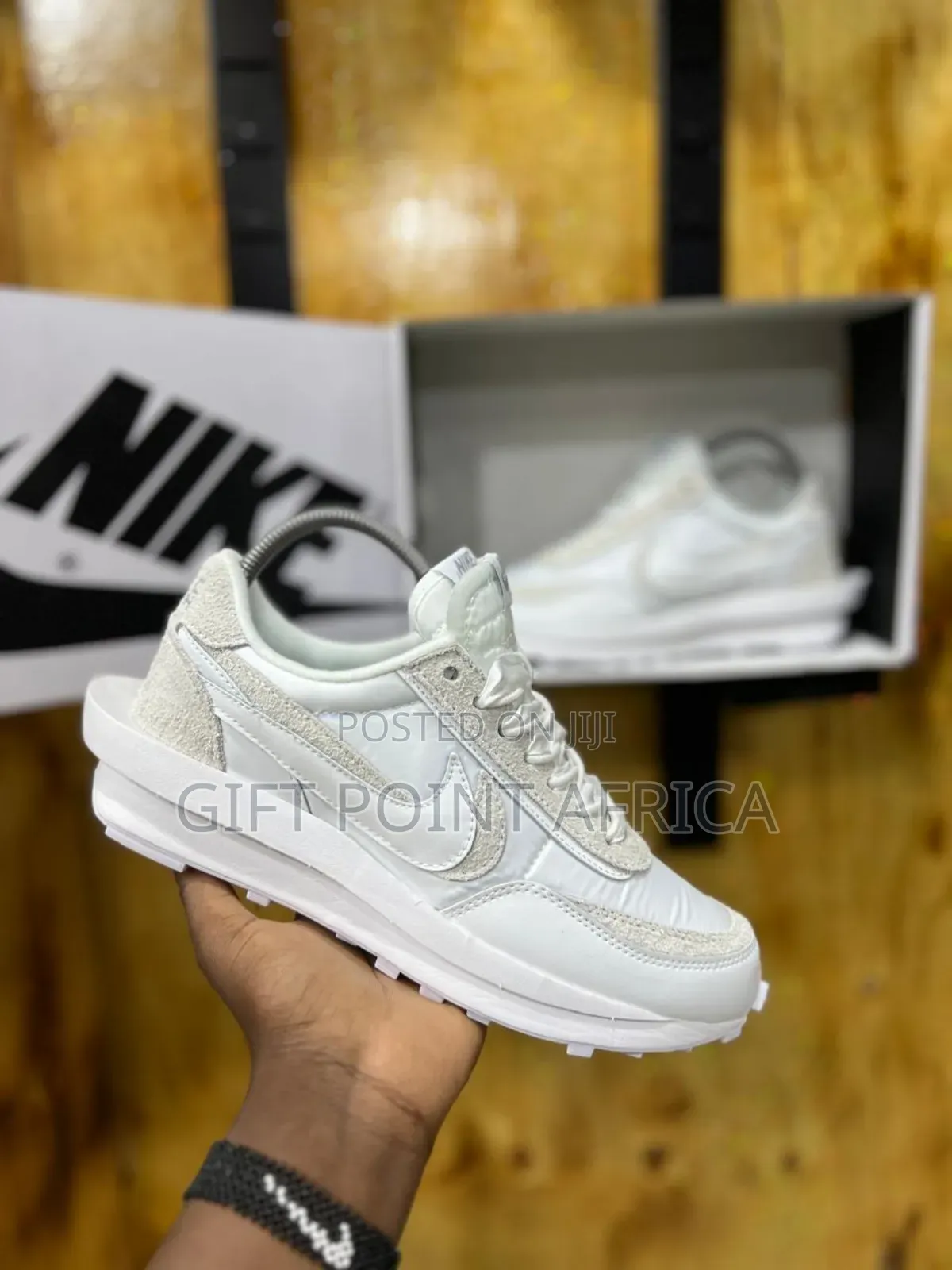 *Nike Saccai* Sneakers