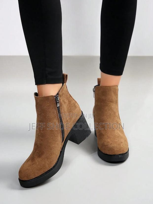 Short Ankle Ladies Chunky Boots - thumbnail 3