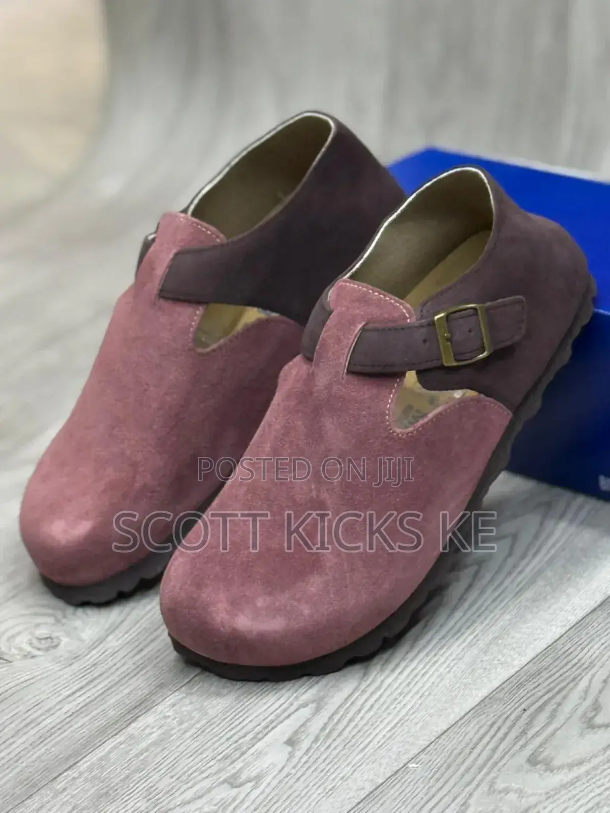 Unisex Closed Clogs