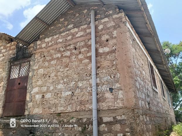 House for Sale at Miritini - thumbnail 3