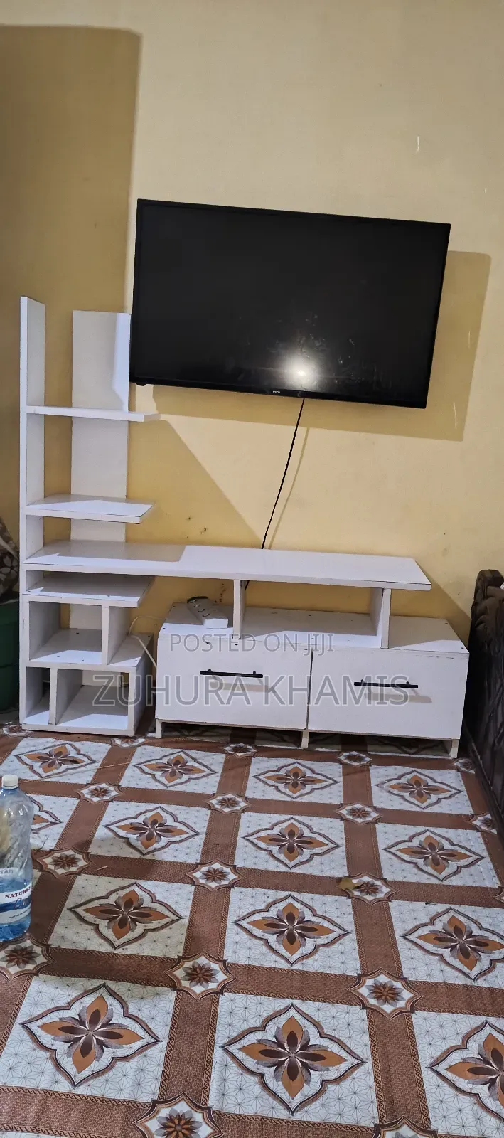 Modern Tv Stand – Very Clean Condition
