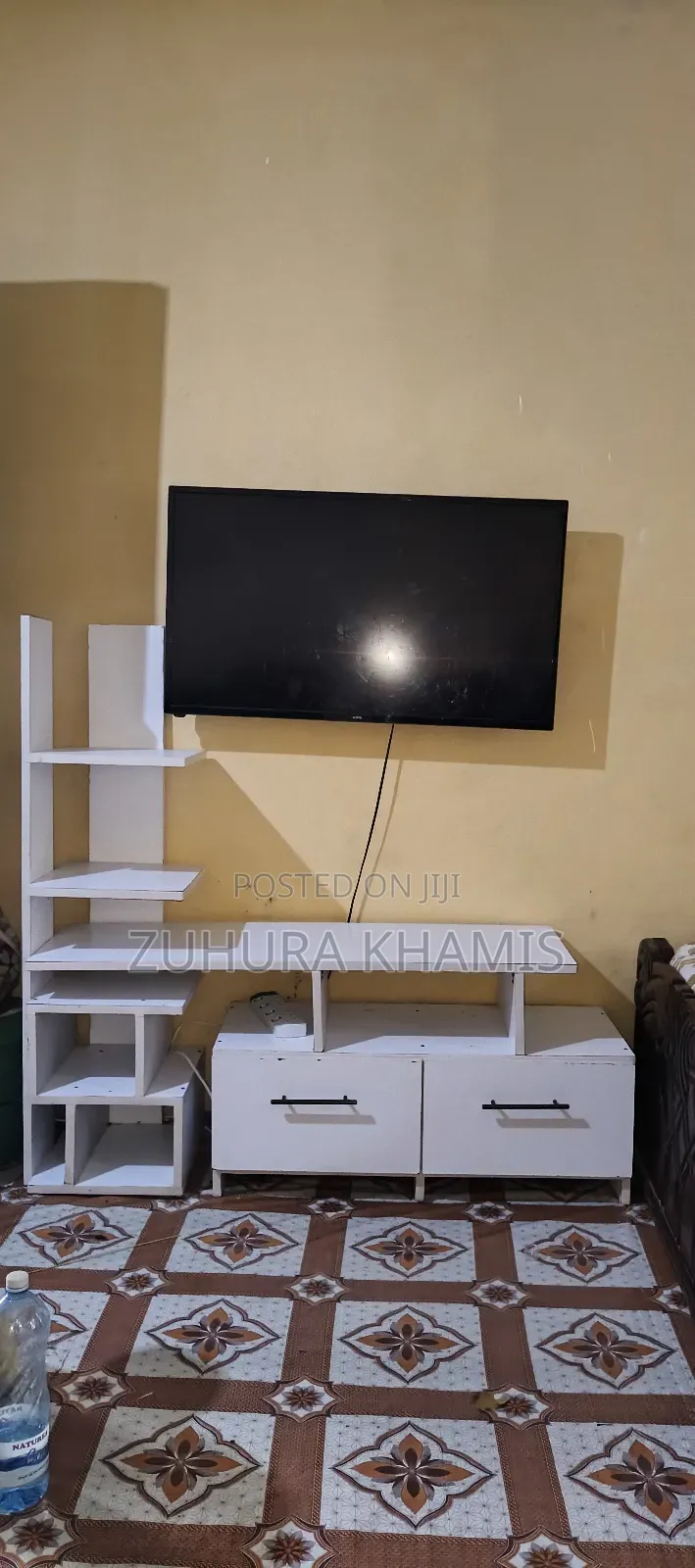 Modern Tv Stand – Very Clean Condition