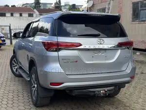 Toyota Fortuner 2017 Silver