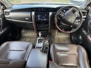 Toyota Fortuner 2017 Silver