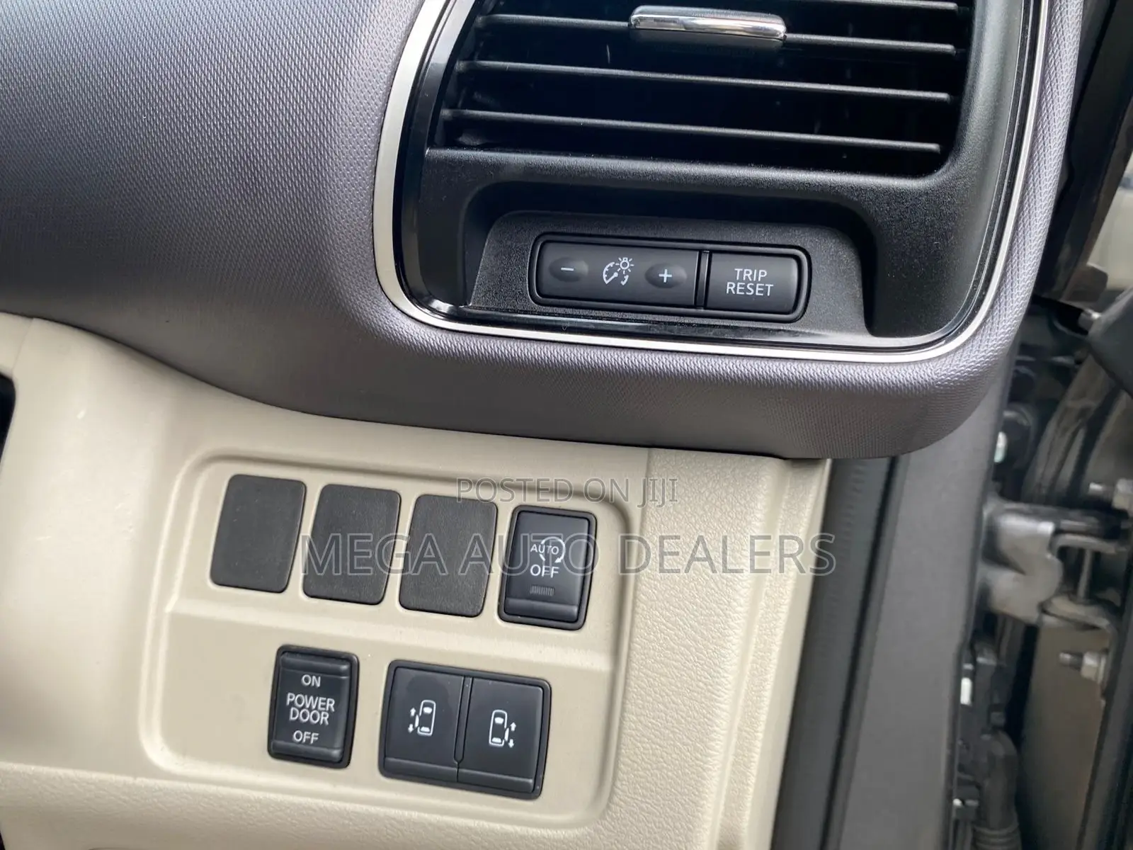 Nissan Serena 2018 Gray