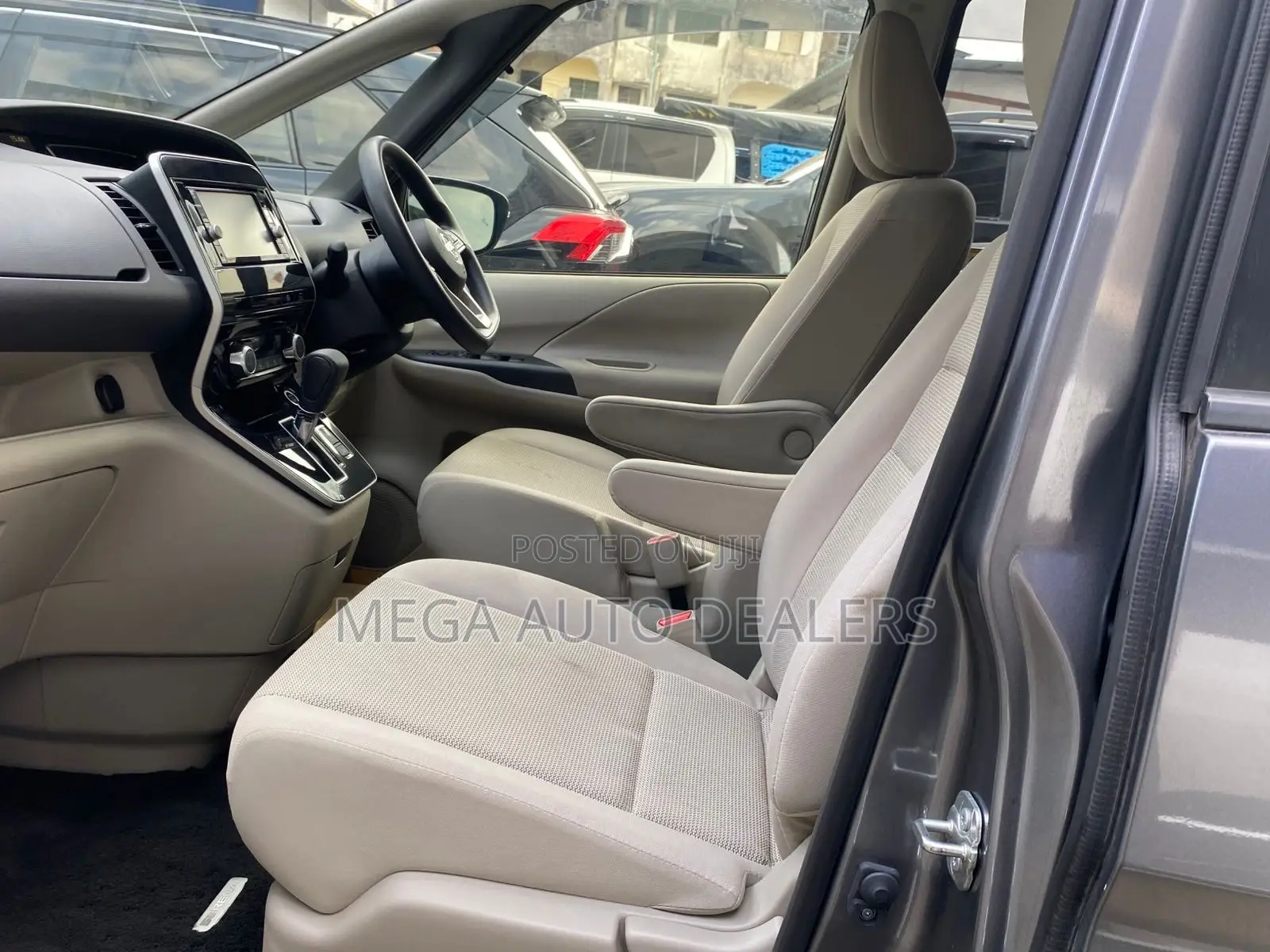 Nissan Serena 2018 Gray
