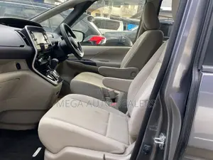 Nissan Serena 2018 Gray
