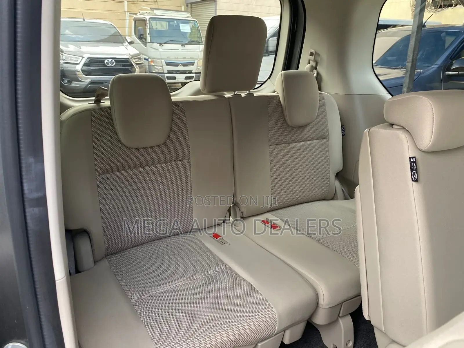 Nissan Serena 2018 Gray