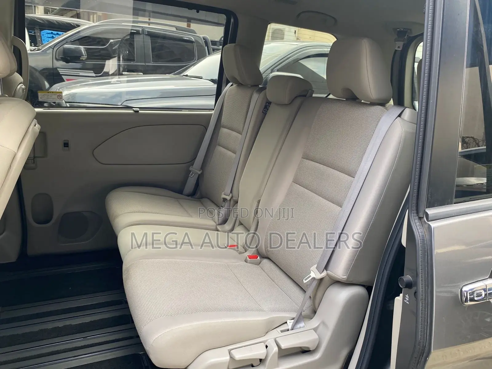 Nissan Serena 2018 Gray