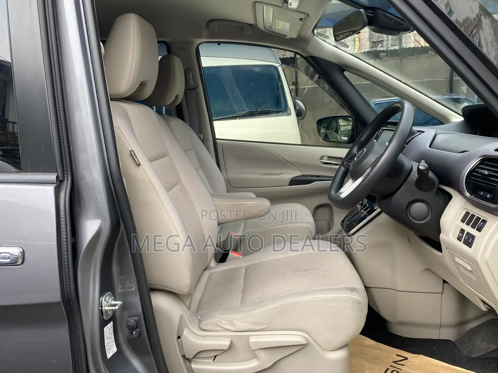 Nissan Serena 2018 Gray