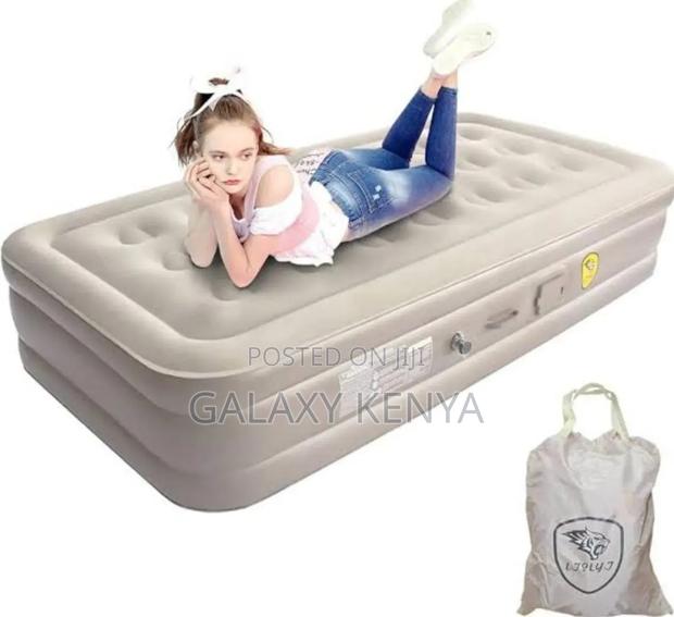 Self Inflating Bed +2 Inflatable Pillows - thumbnail 2