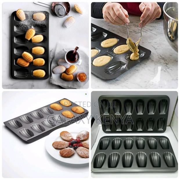 12 Slots Nonstick Cookie Madeleines Baking Tin
