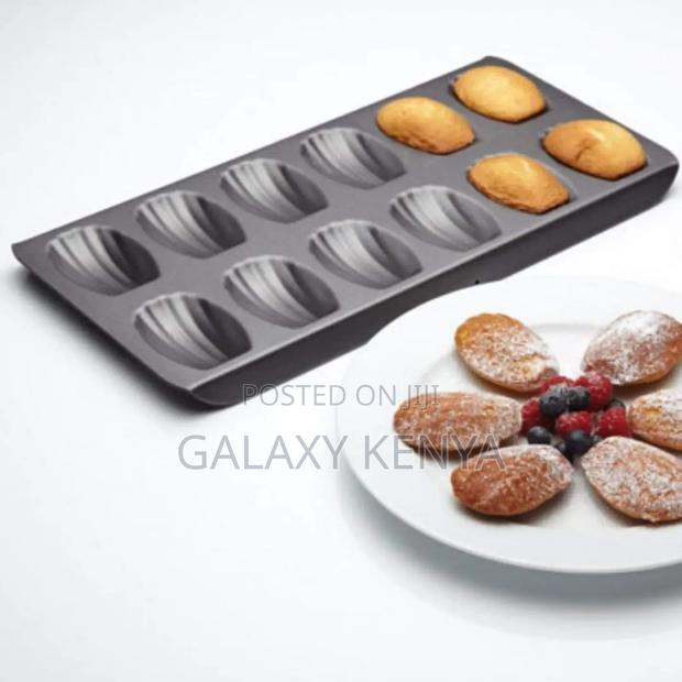 12 Slots Nonstick Cookie Madeleines Baking Tin - thumbnail 3
