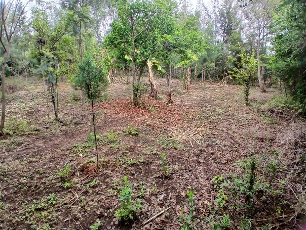 Prime 1/4 Acre Plot in Upper Matasia. Deal Price - thumbnail 6