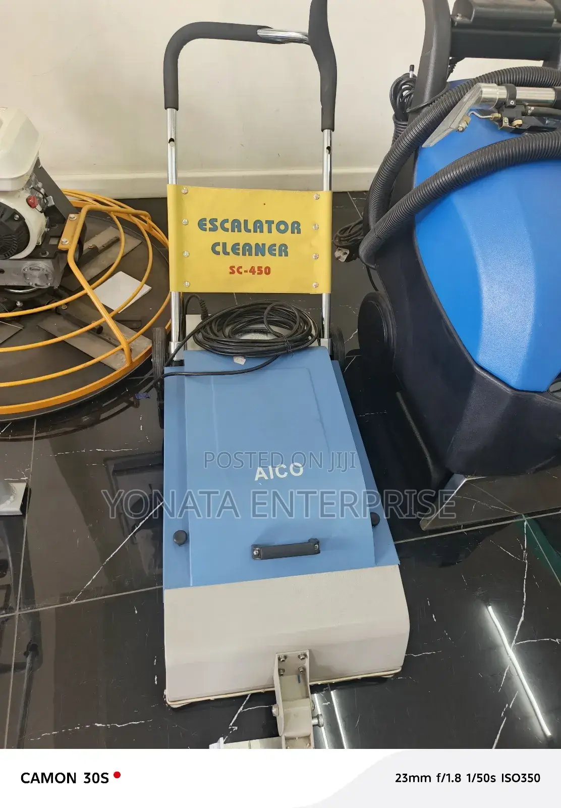 Escalator Cleaner
