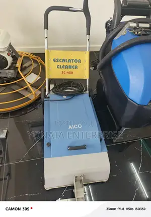 Escalator Cleaner