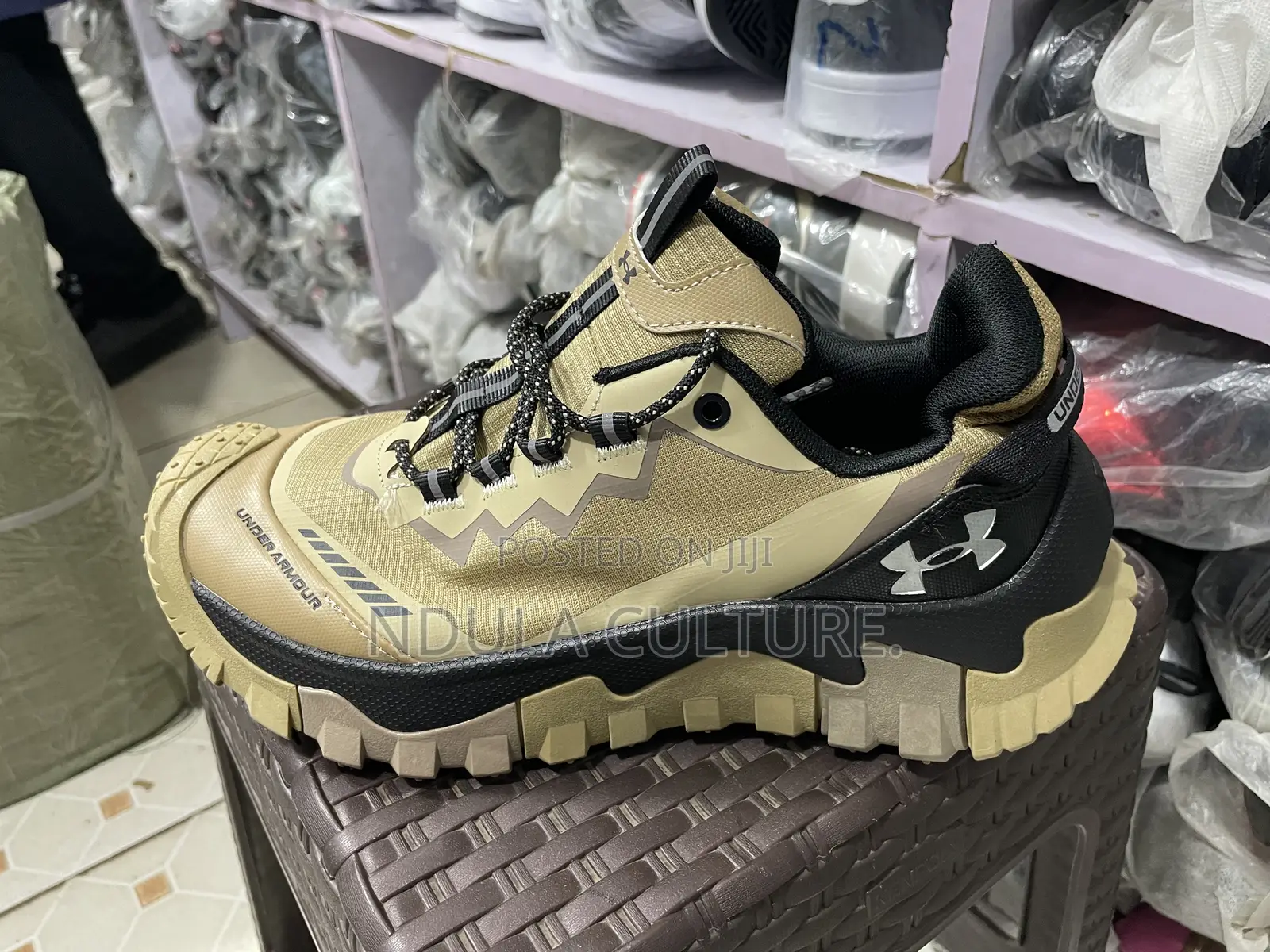 Undr Armor Hike Boots