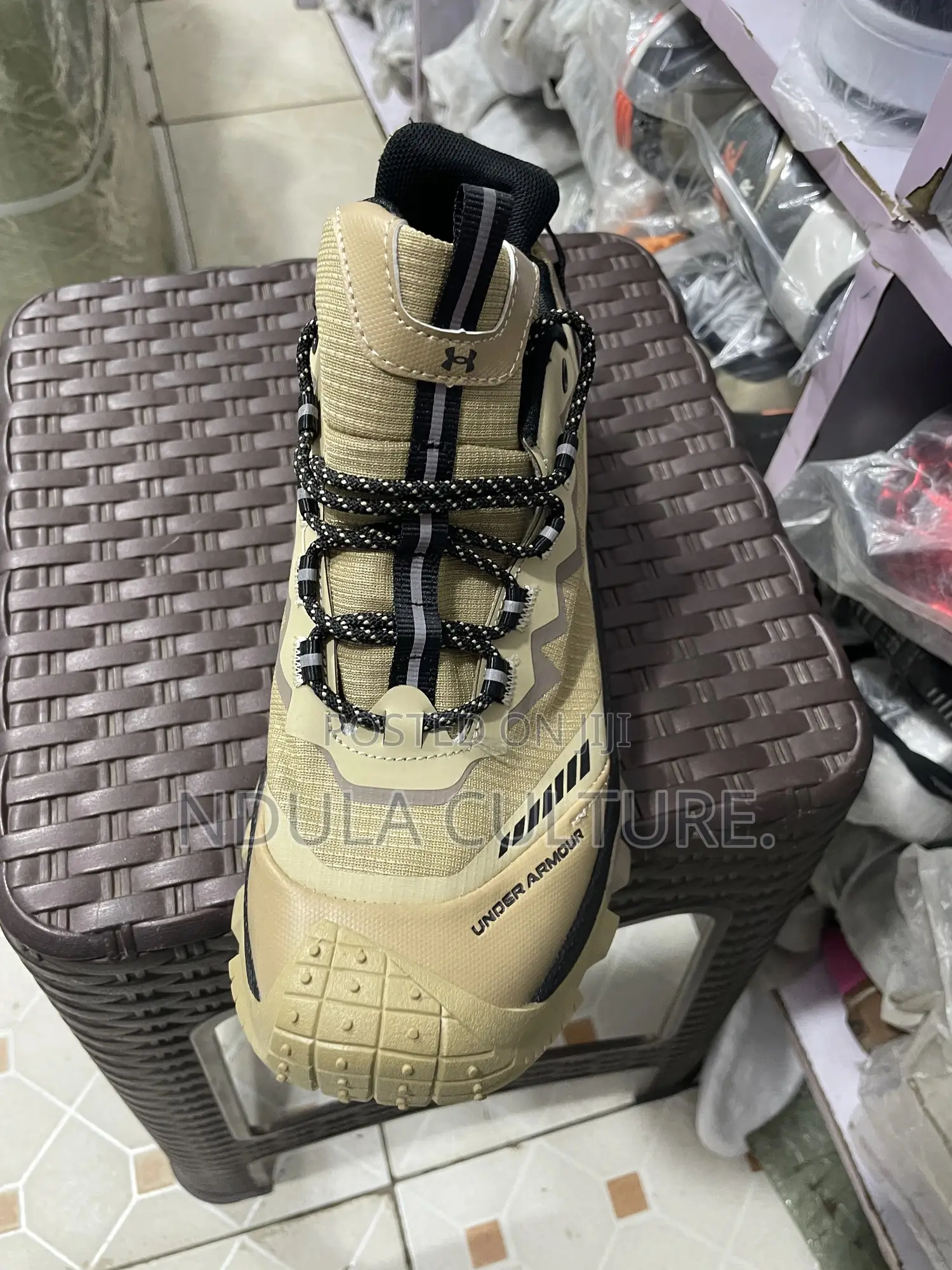 Undr Armor Hike Boots