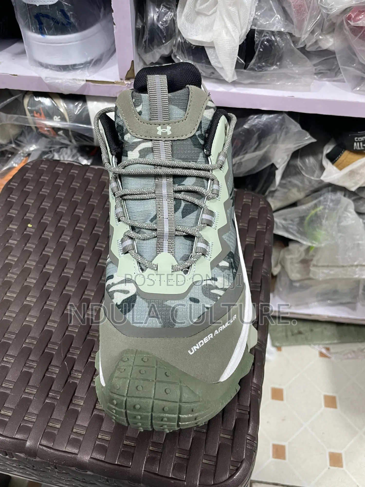 Undr Armor Hike Boots