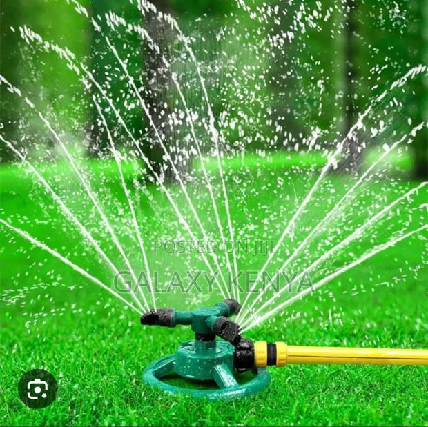 3 Arm Garden Sprinkler With 2 Spray Angle Options - thumbnail 3