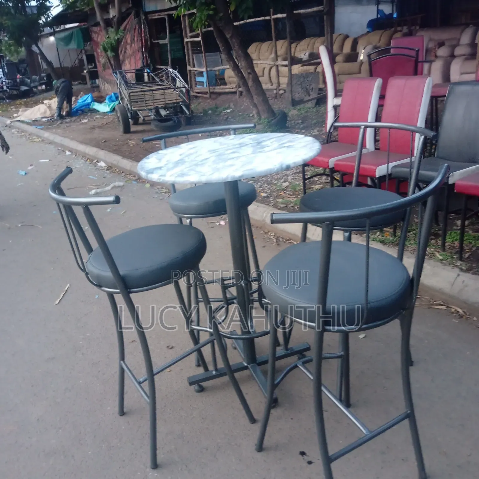 Refined Flat Chairs With R-8