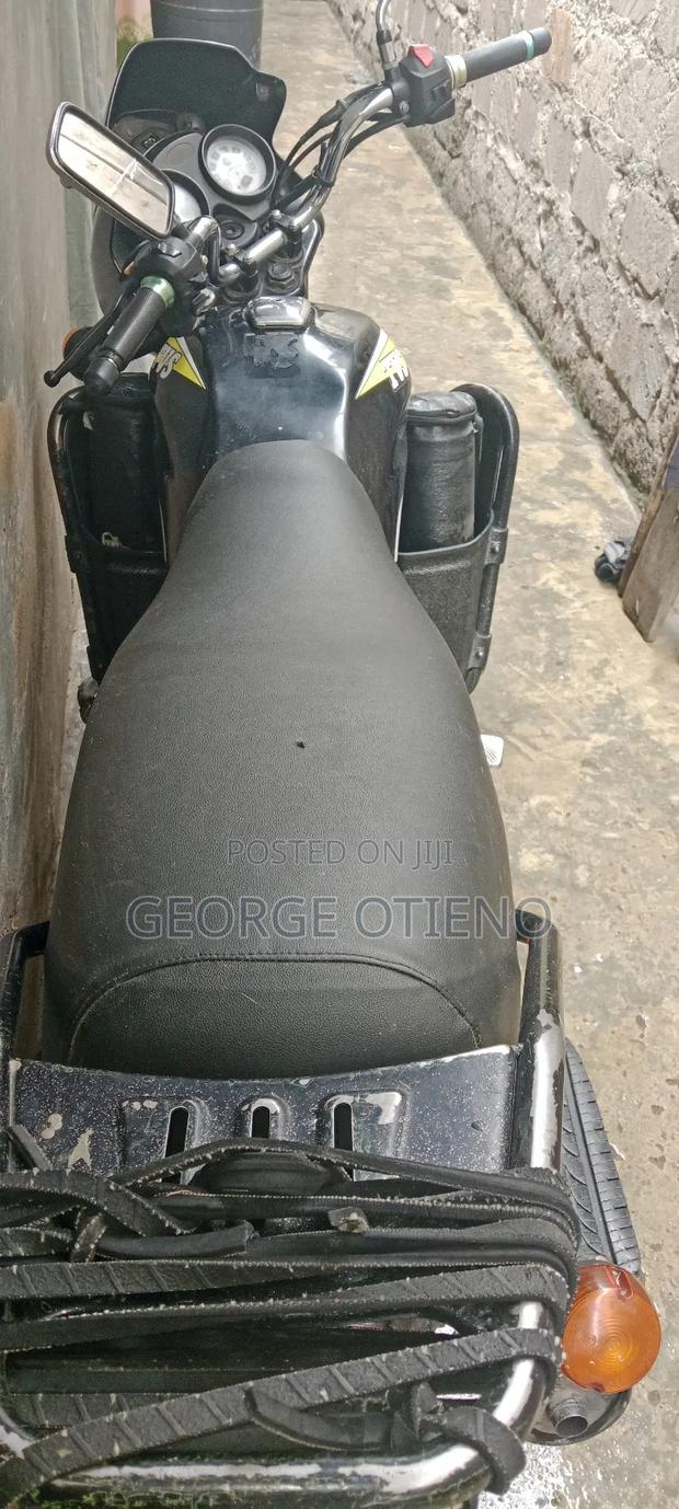 TVS HLX Plus ES 2022 Black - thumbnail 3