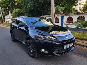 Toyota Harrier 2.0 4WD 2016 Black