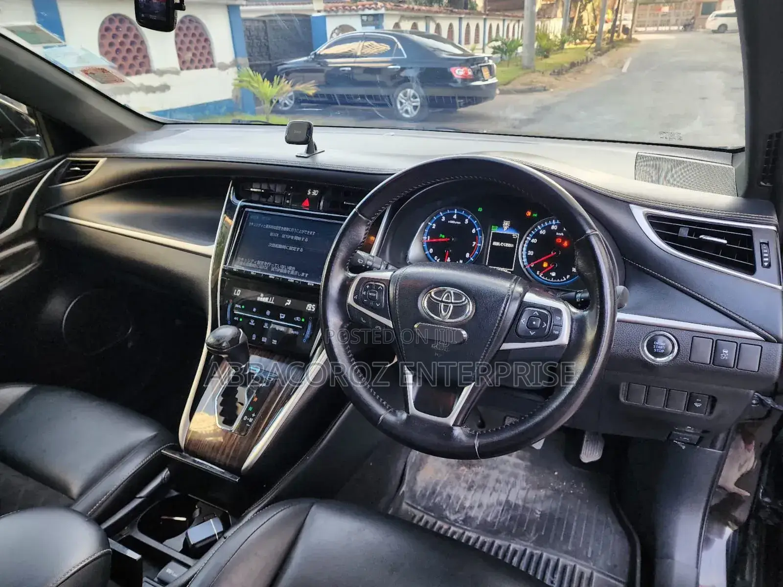 Toyota Harrier 2.0 4WD 2016 Black